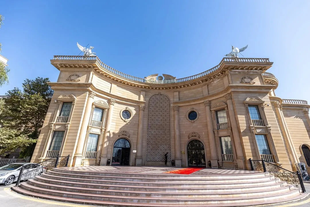 Neolit Hall şadlıq sarayı